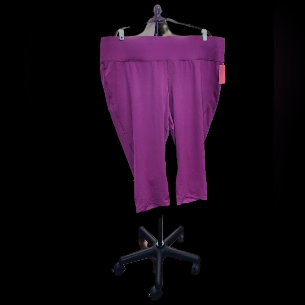 Purple Capri Leggins 26/28 Livi Active by Lane Bryant